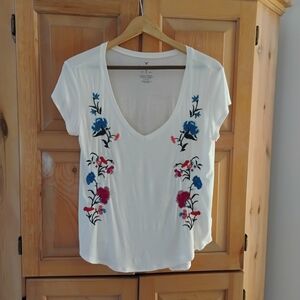 American Eagle Outfitters White Tee with Blue and Pink Embroidered Floral Design